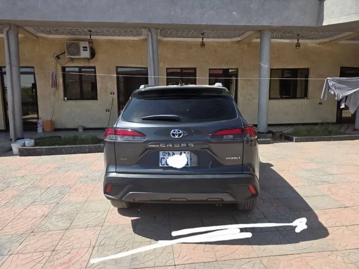2023 Toyota Corolla Cross Hybrid – photo 5