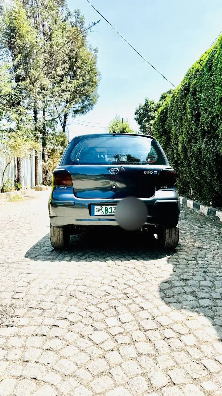 Toyota Vitz Yaris 2004 Manual – photo 3