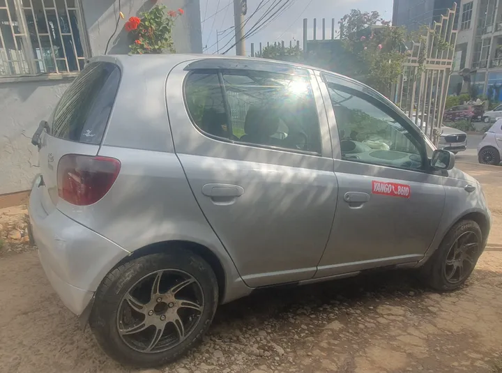 Toyota Vitz Automatic 2001 Model – photo 5
