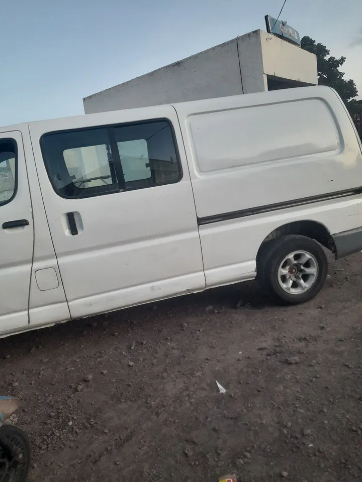 Model 2003 Yeger Ust Van – photo 4