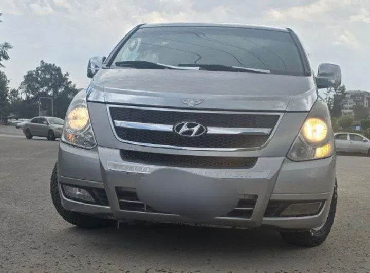 Hyundai Starex 2015 Automatic Van – photo 4