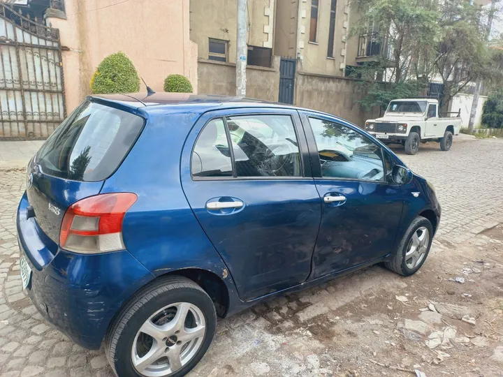 Toyota Compact 2010 Automatic – photo 3