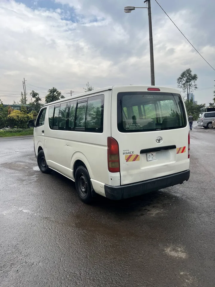 Toyota Hiace Abadula 2010 – photo 3
