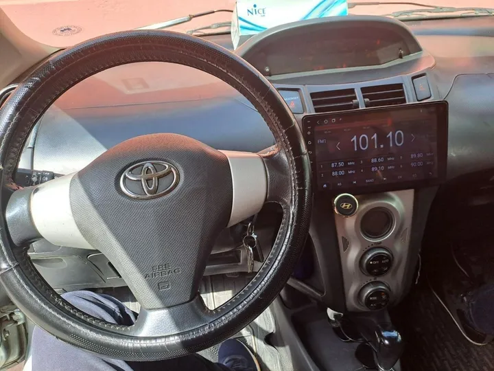 Toyota Yaris Compact 2007 Automatic – photo 5