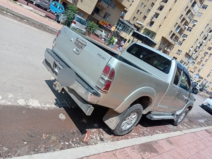 Toyota Hilux 2012 Pickup – photo 4