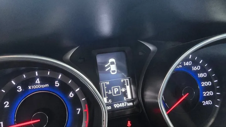 Hyundai Avante 2015 Automatic – photo 3