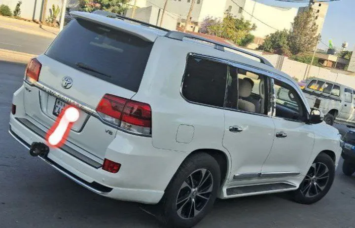 Toyota Land Cruiser V8 VXR 2021 – photo 4