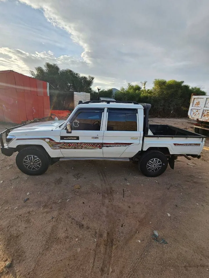 Toyota Land Cruiser 2020 Manual Diesel – photo 3