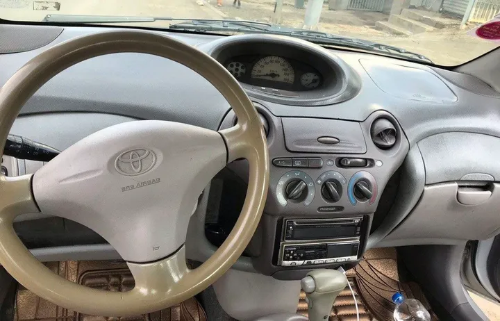 Toyota Platz 1.0L Automatic – photo 4