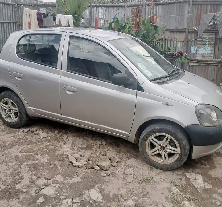 Toyota Vitz Yaris 1999 – photo 3