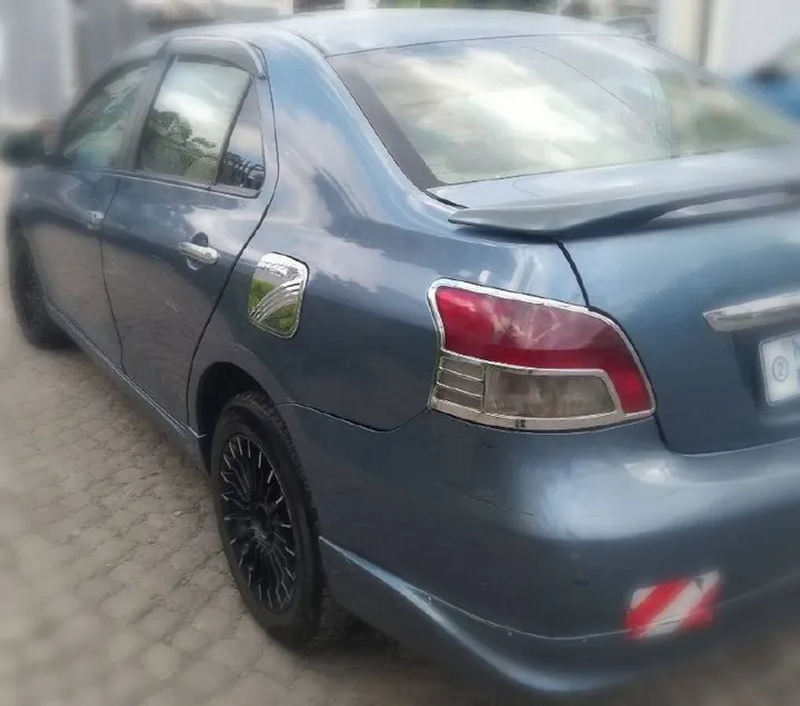 Toyota Yaris Belta 2008 – photo 3
