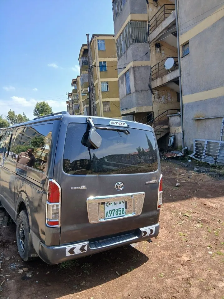 Toyota Hiace GL 2007 Automatic – photo 5