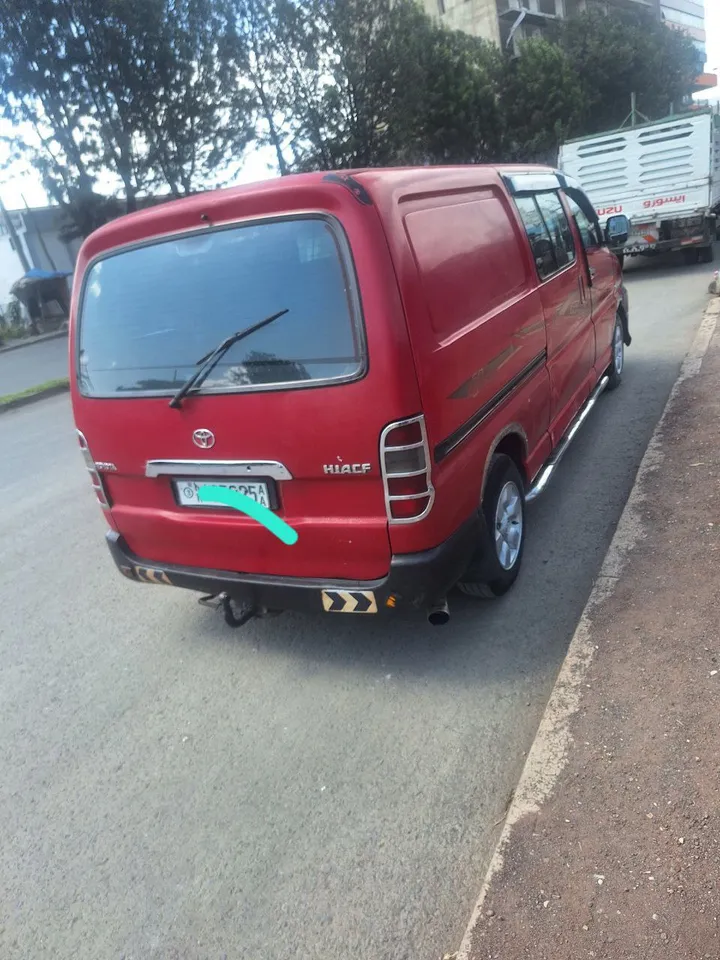 Toyota Hiace 2007 Manual Van – photo 3