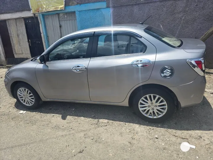 Suzuki Dzire 2022 Automatic – photo 4