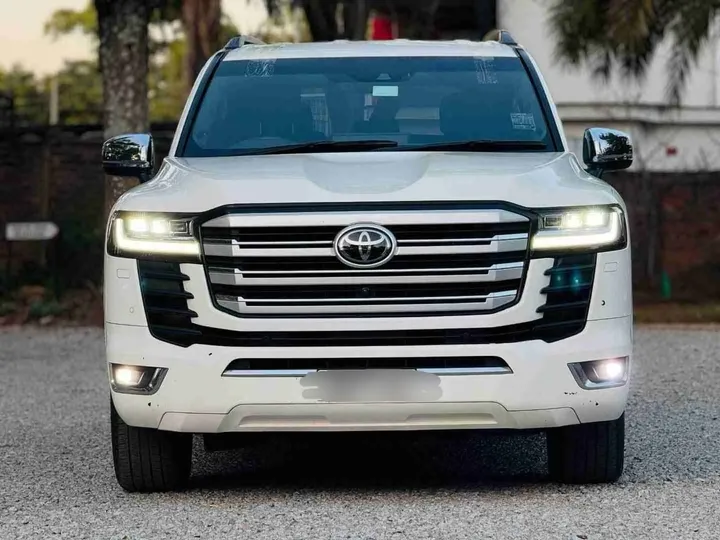 Toyota Land Cruiser V6 VXR 2022 – photo 3