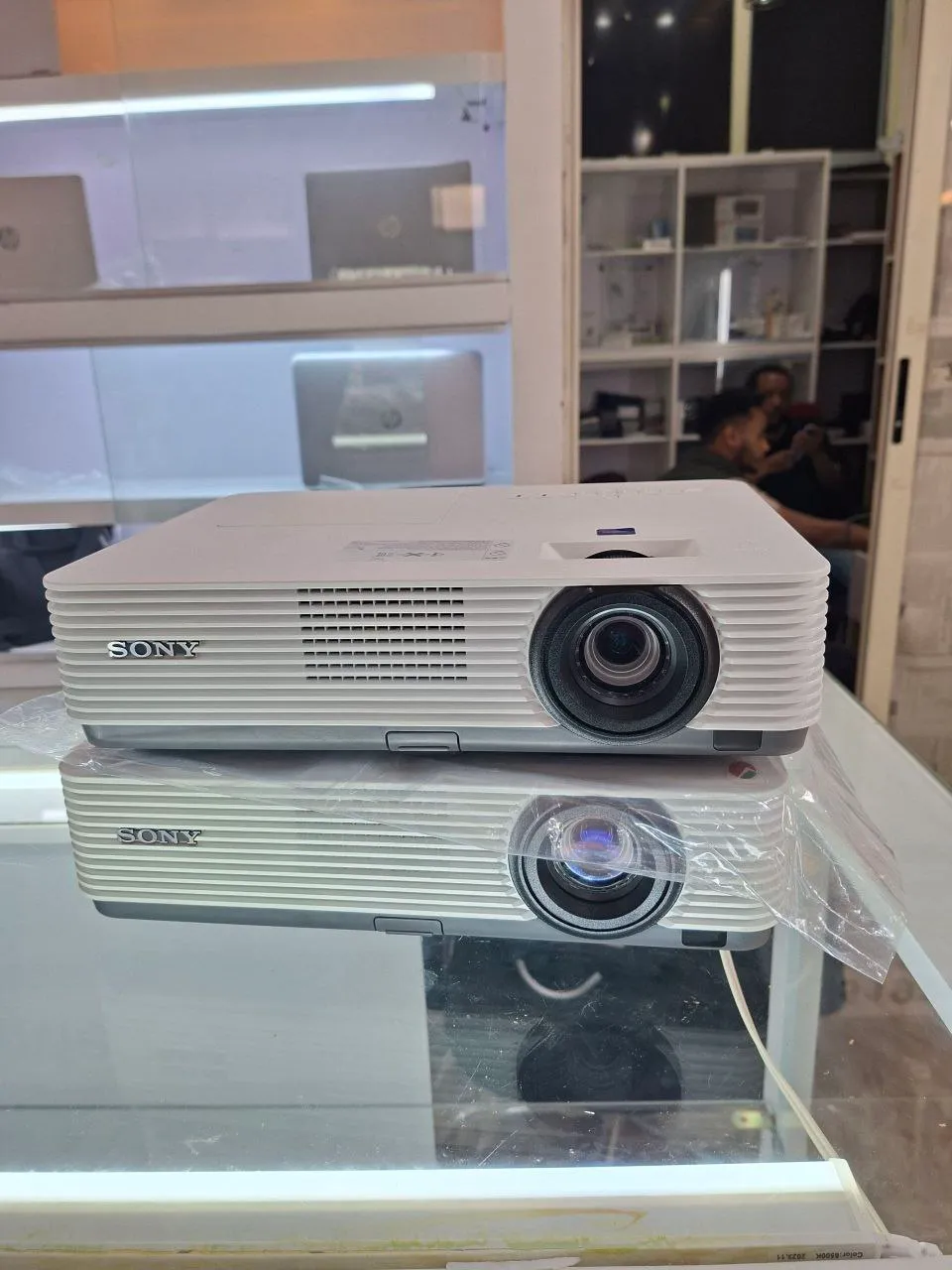 Sony VPL-DX221 Projector – photo 5