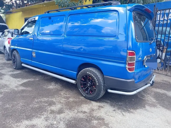 Toyota Shark Fabric Van 2011 – photo 4