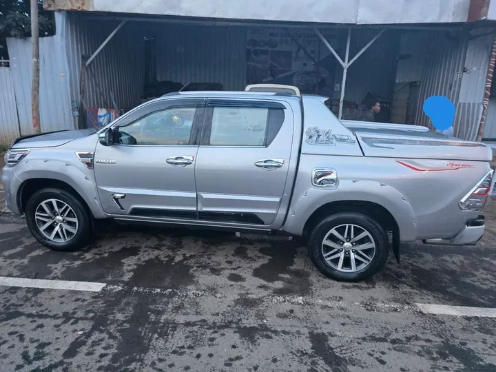 Toyota Revo Double Cab Hilux 2019 – photo 3