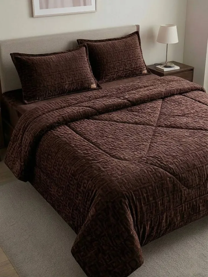 Velvet Fabric Comforter Set – photo 4