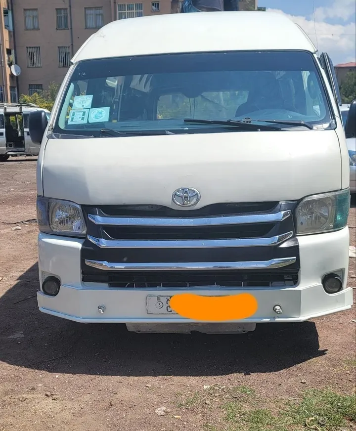 Toyota Highroof 2013 Diesel Van – photo 3