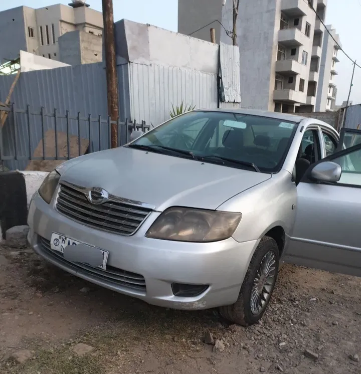 Toyota Corolla 2005 Manual Silver – photo 3