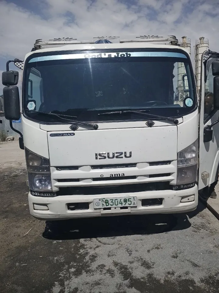 2021 Isuzu Cargo Truck – photo 4