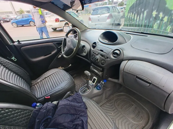 Toyota Vitz 2001 Automatic – photo 6