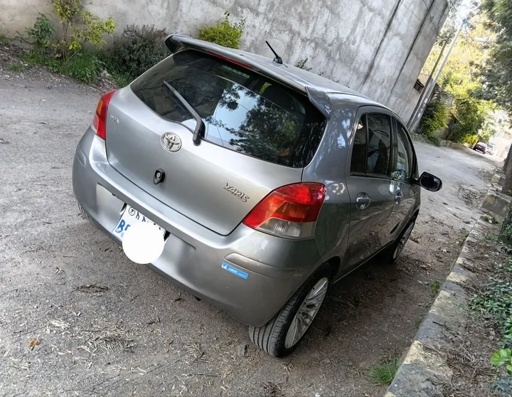 Toyota Yaris Compact 2010 – photo 9