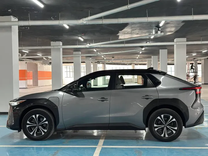 Toyota BZ4X AWD 2023 – photo 3