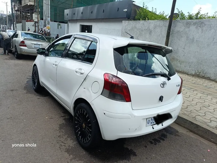 2010 Toyota Hatchback Automatic – photo 3