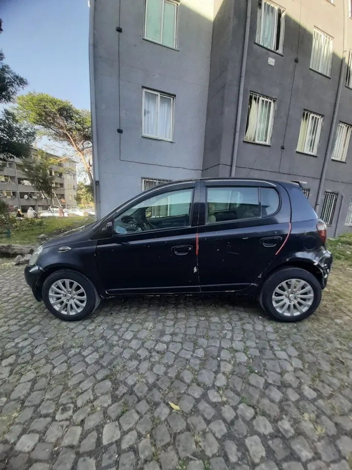 Toyota Vitz 2000 Automatic – photo 3
