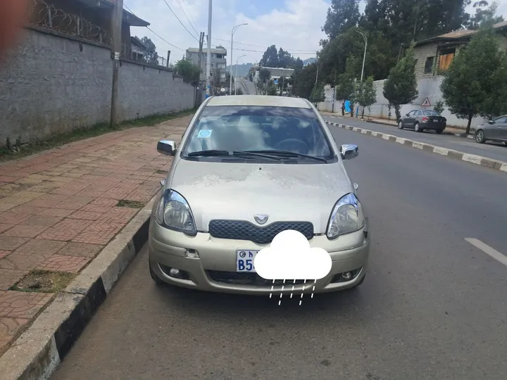 2004 Toyota Vitz Hatchback – photo 3