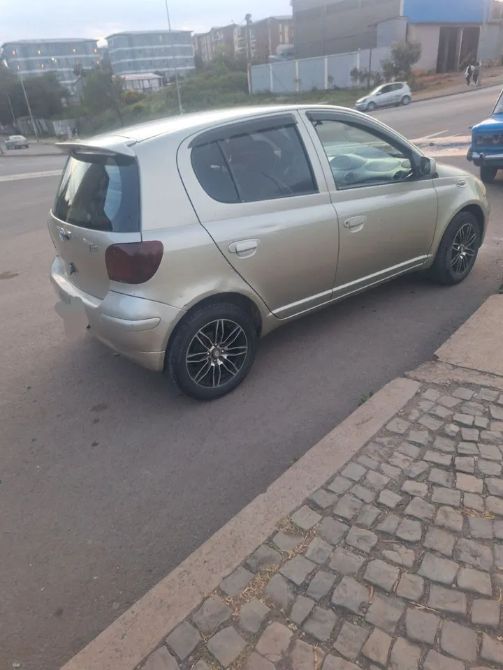 Toyota Vitz 2002 Automatic – photo 4