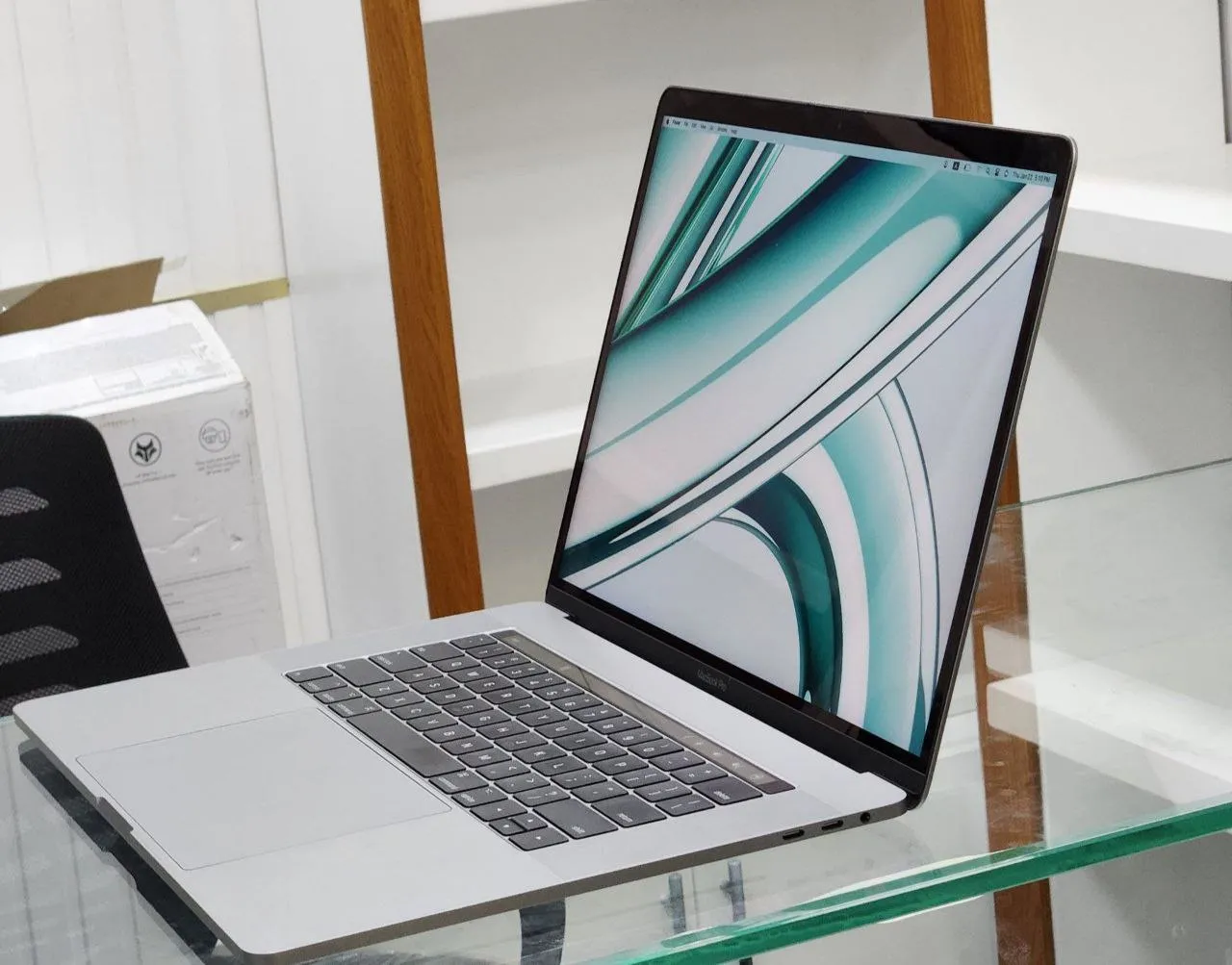 Apple MacBook Pro 2017 i7 16GB 512GB – photo 4