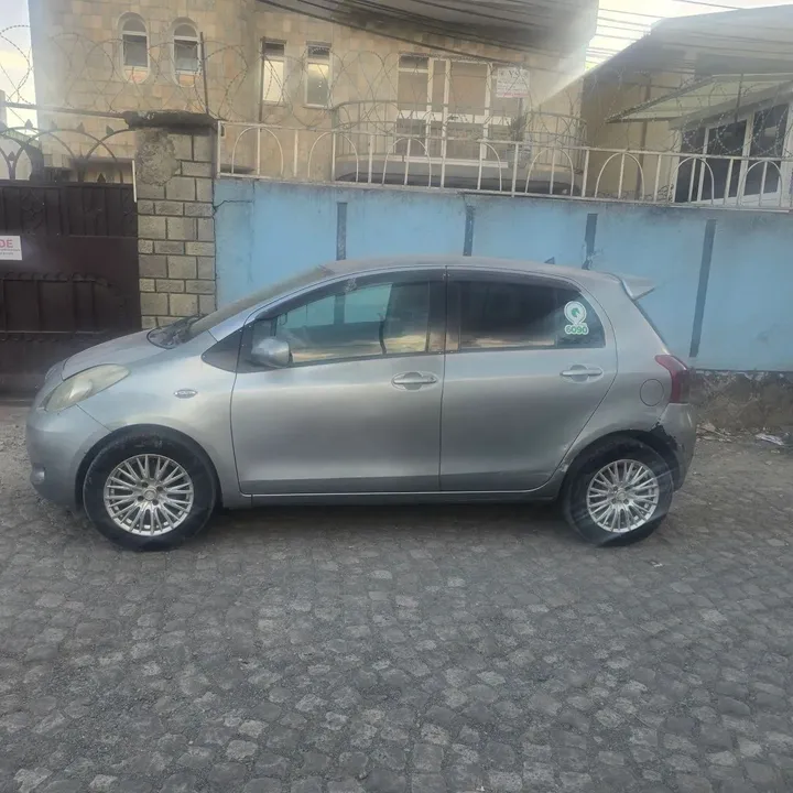 Toyota Yaris Compact 2007 – photo 3