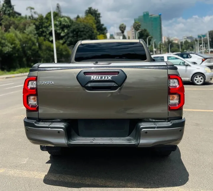 Toyota Hilux Invincible 2022 – photo 7