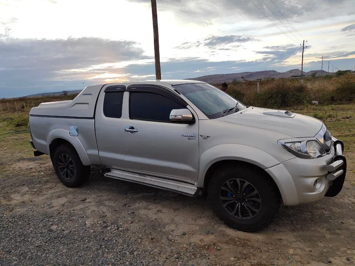 Toyota Hilux 2009 Manual Pickup – photo 7