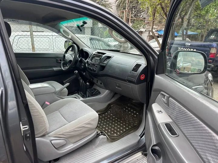 Toyota Hilux 2009 Diesel Manual – photo 5
