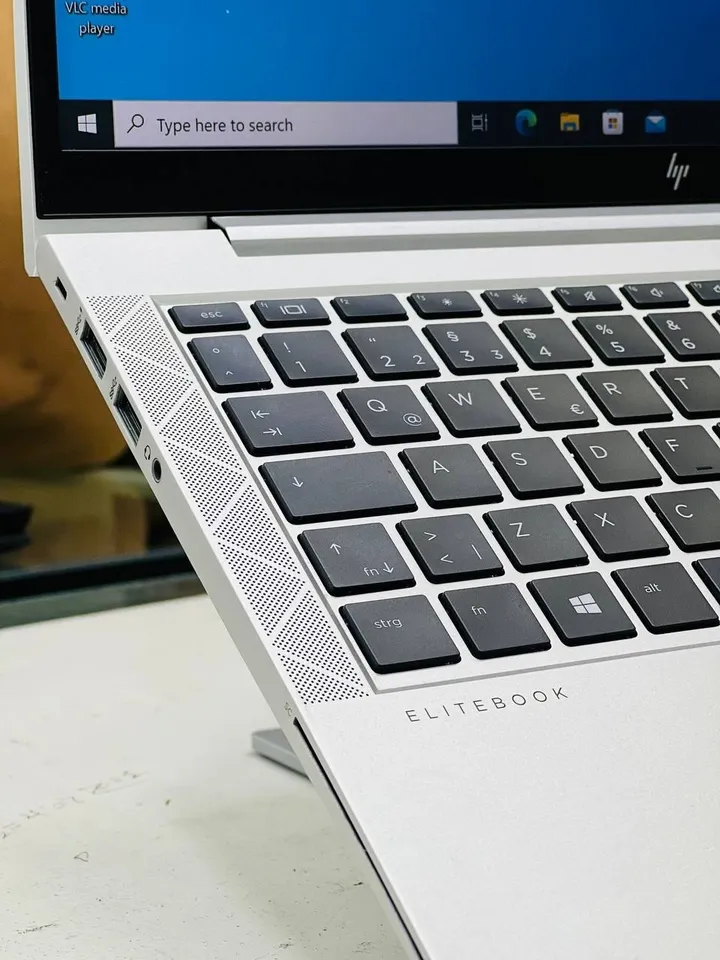 HP EliteBook 840 G8 – photo 5