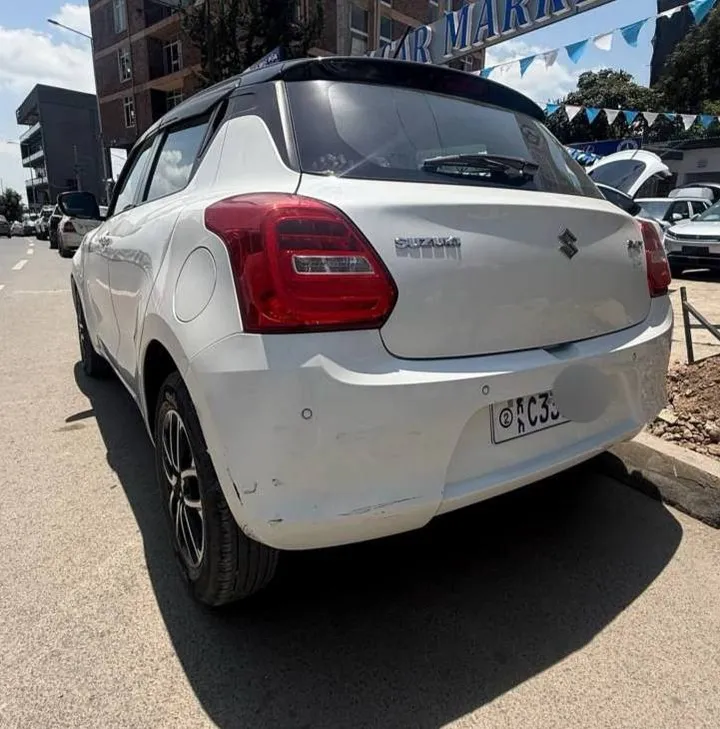 Suzuki Swift 2022 Automatic – photo 4