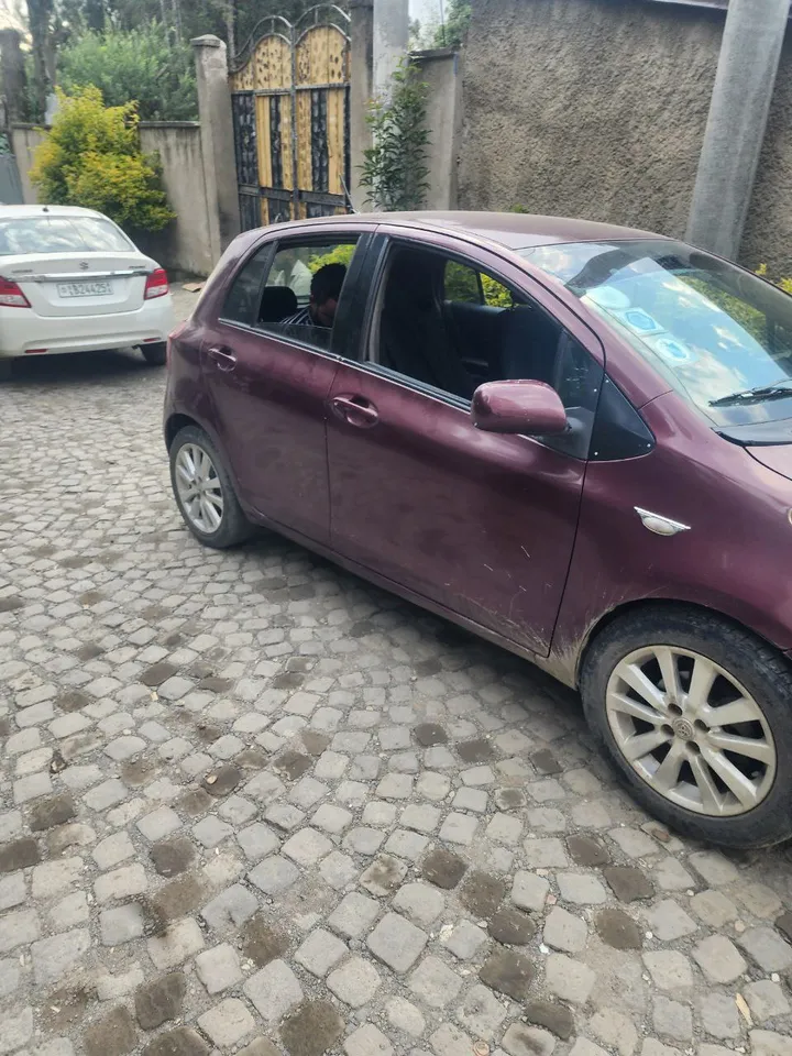 Toyota Compact 2005 Automatic – photo 3