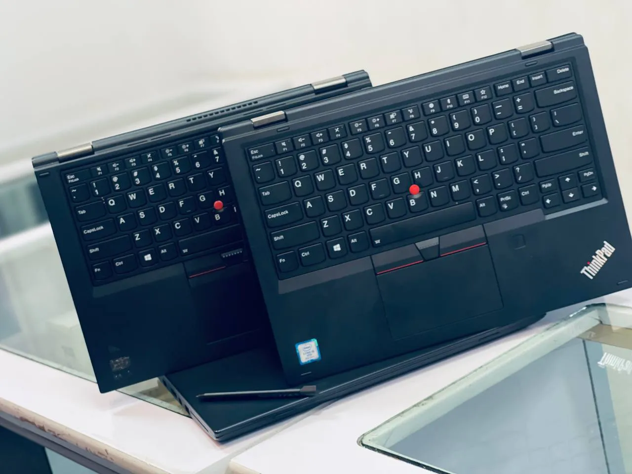 Lenovo ThinkPad X380 Yoga Laptop – photo 5