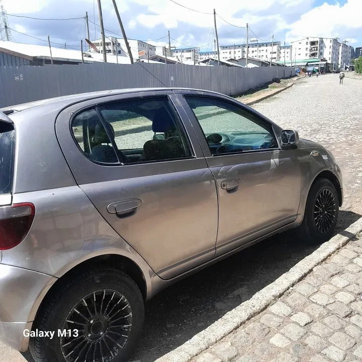 Toyota Vitz 2001 Automatic – photo 3