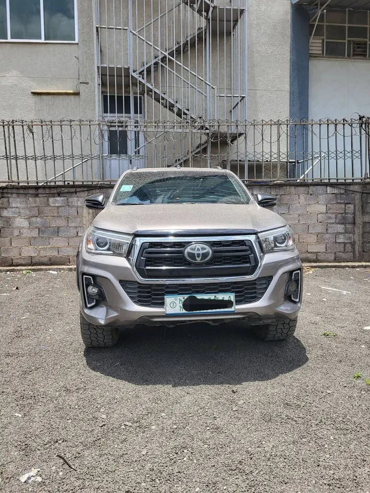 Toyota Hilux Revo King Cab 2019 – photo 4