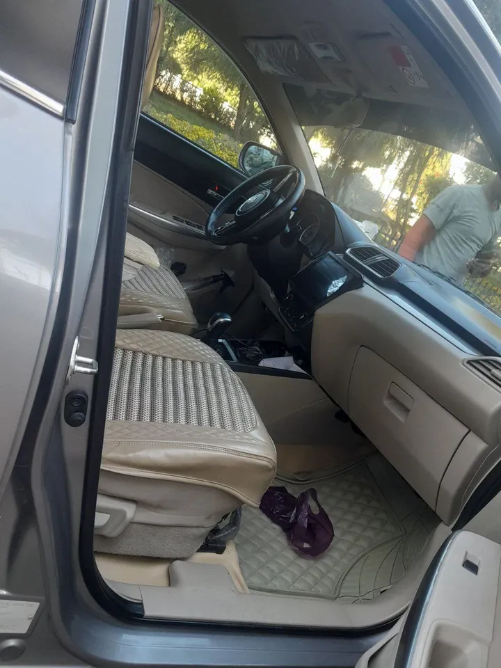 Silver Suzuki Dzire 2022 Automatic – photo 5