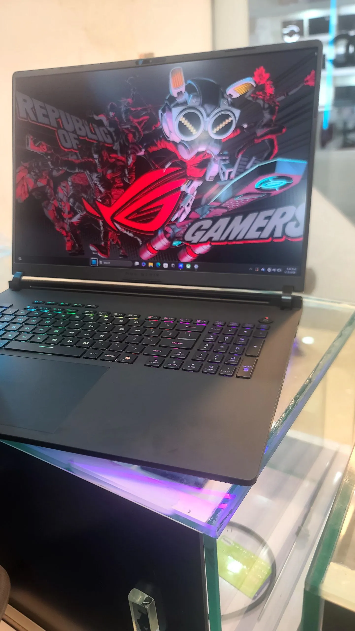 Asus ROG Strix RTX 5080 Gaming Laptop – photo 4