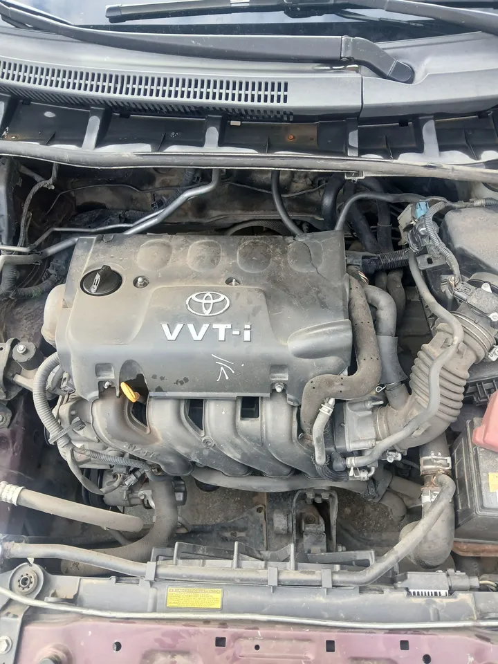 Toyota Corolla 2010 Automatic Sedan – photo 3