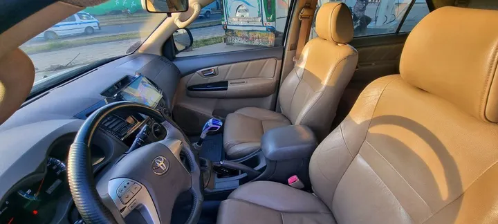 Toyota Fortuner 2013 Diesel SUV – photo 4