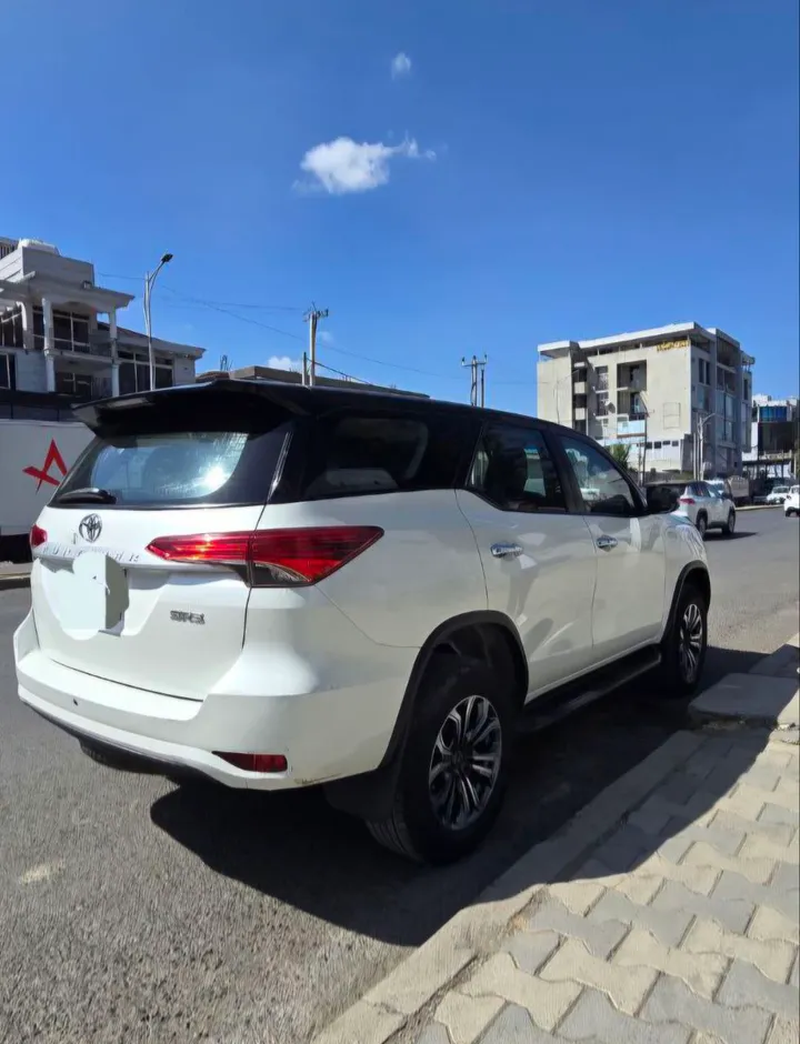 Toyota Fortuner 2020 2.7L 4WD – photo 3