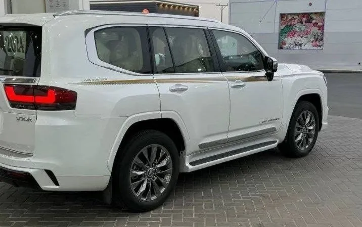 Toyota Landcruiser V6 VXR 2024 – photo 7